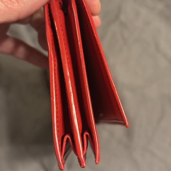 Loewe Leather Wallet, unbranded chain, wallet box & dust bag didn’t come with it - Picture 13 of 16